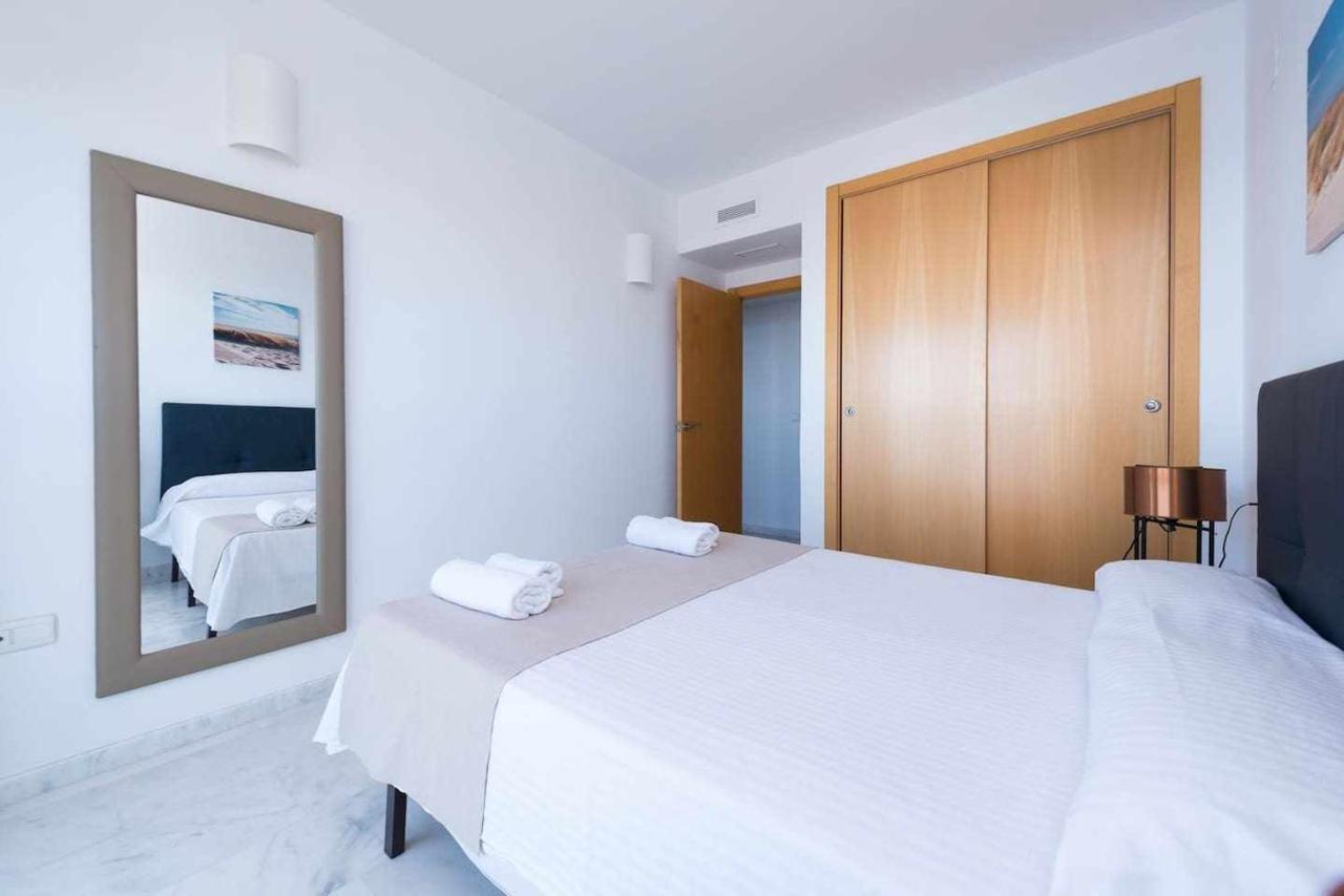 High Rise Apartment On The 39Th Floor With Private Terrace And Sea Views Benidorm Eksteriør billede